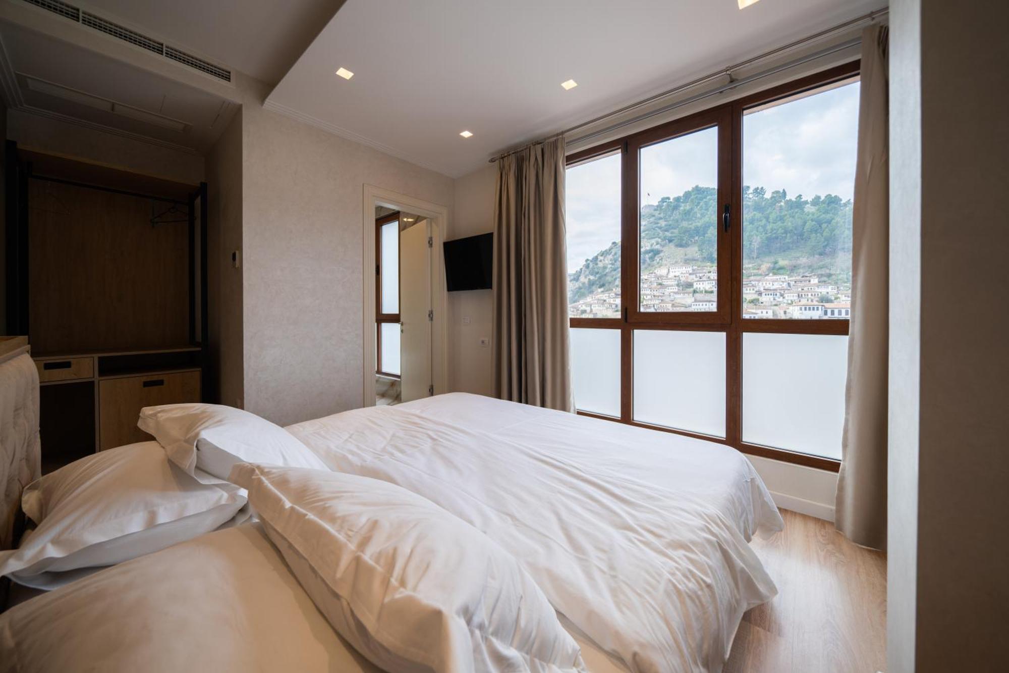 Merko Hotel Берат Екстериор снимка